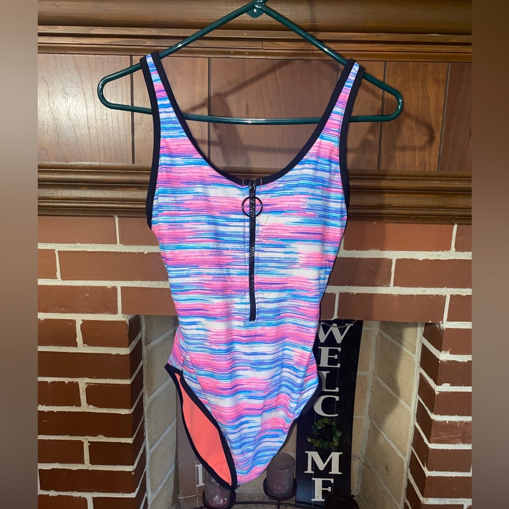 Swim suit